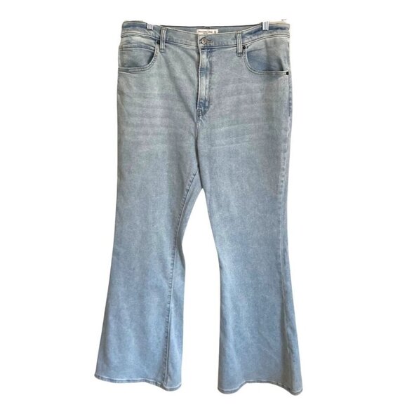 ABERCROMBIE & FITCH THE FLARE ULTRA HIGH RISE JEANS IN LIGHT WASH - 34 - Picture 1 of 9
